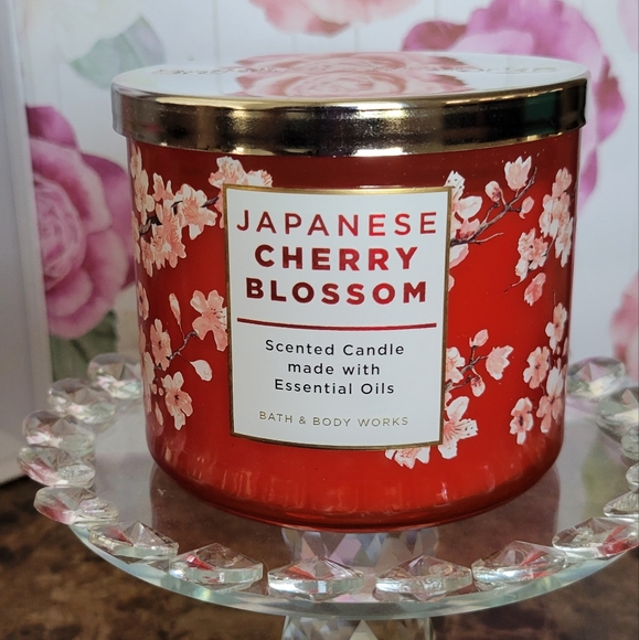 Japanese Cherry Blossom Candle • Bath & Body ••• Retail Value = $27 • - Picture 5 of 6